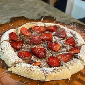 PIZZA DE NUTELLA Y FRESAS