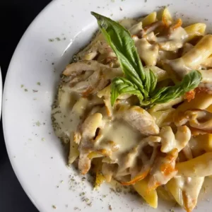 ALFREDO CON POLLO